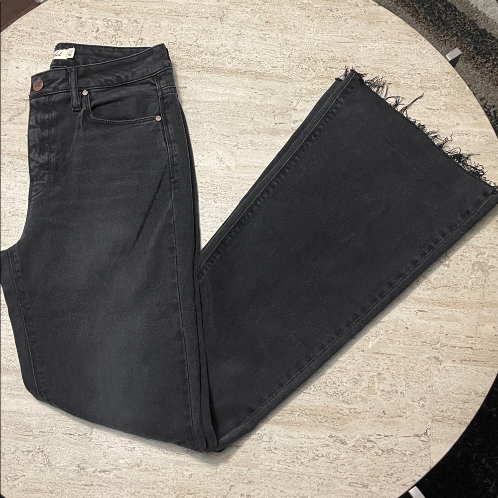UNPUBLISHED Woman’s FLARE JEANS Style UW2000872 In Dark Gray Ash Black Size 27.